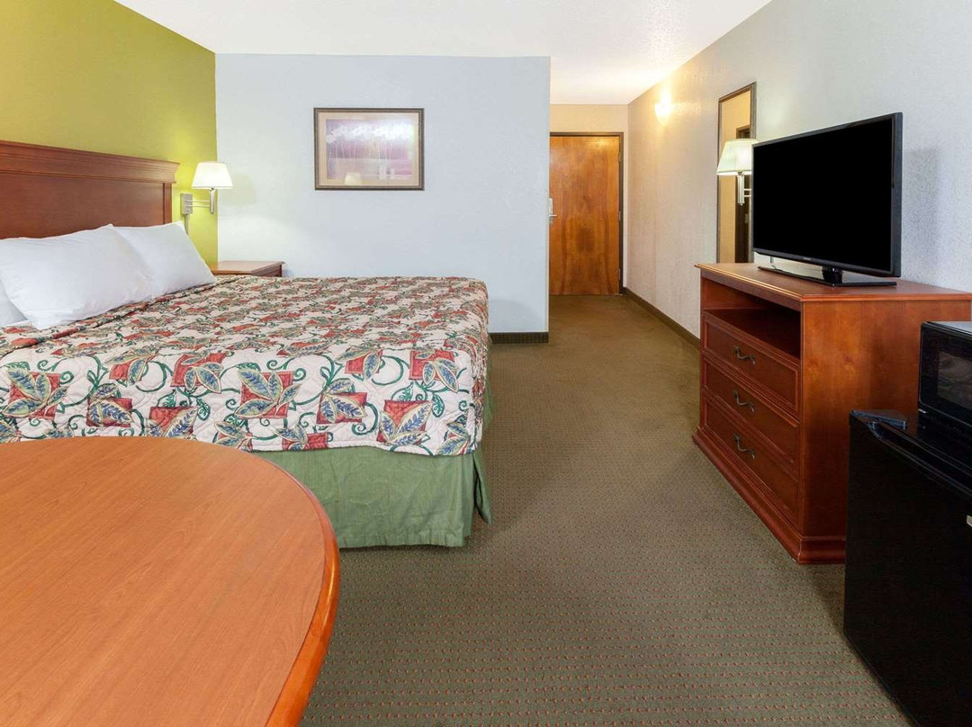 Days Inn by Wyndham Shawnee主图