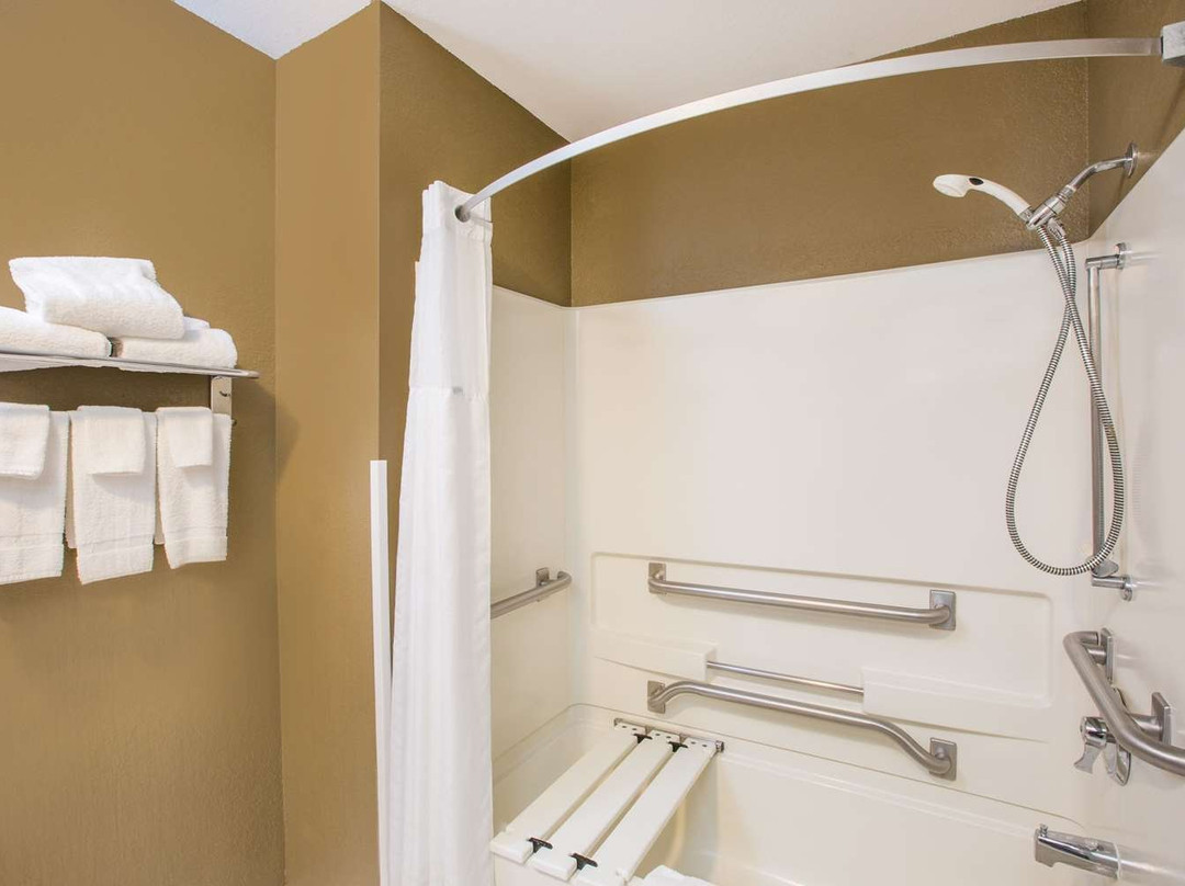 Super 8 by Wyndham Brookings主图