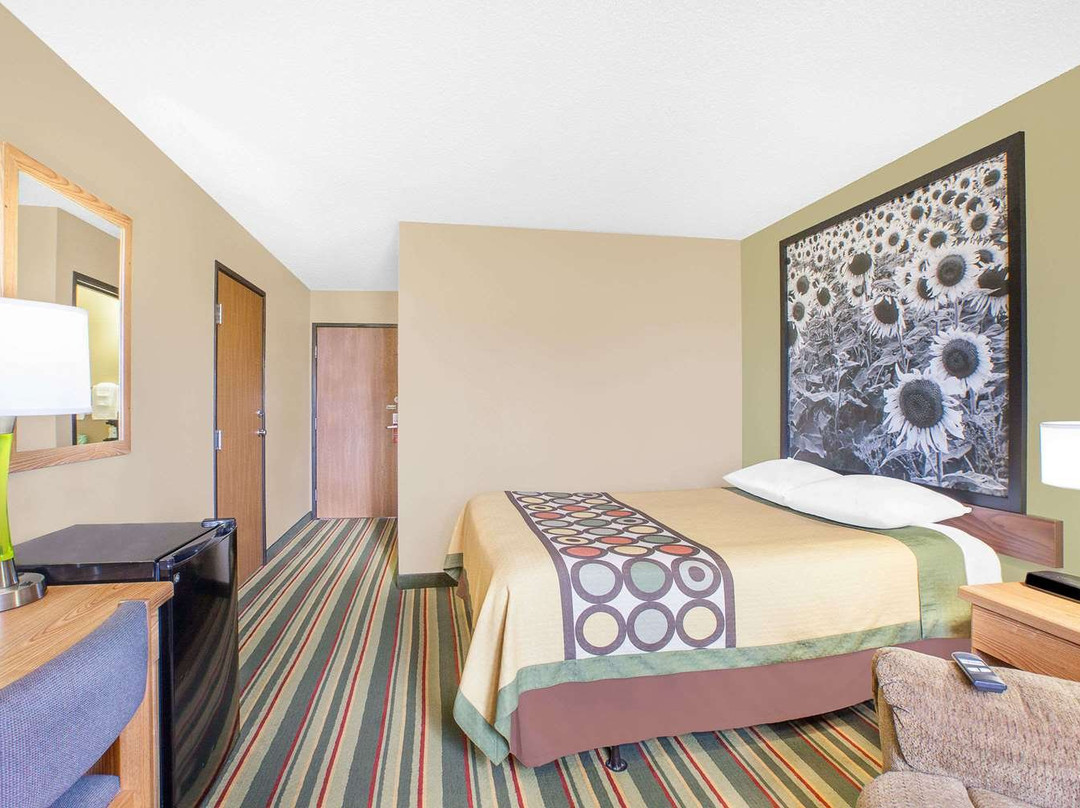 Super 8 by Wyndham Mt Pleasant主图