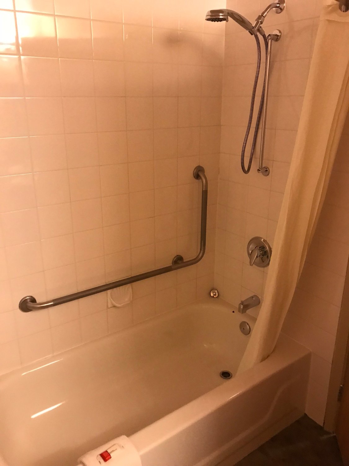 温德姆华美达克兰布鲁克酒店-浴室