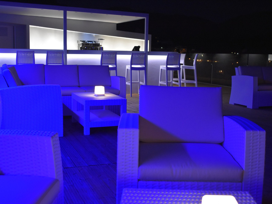 新埃格洛伊酒店主图