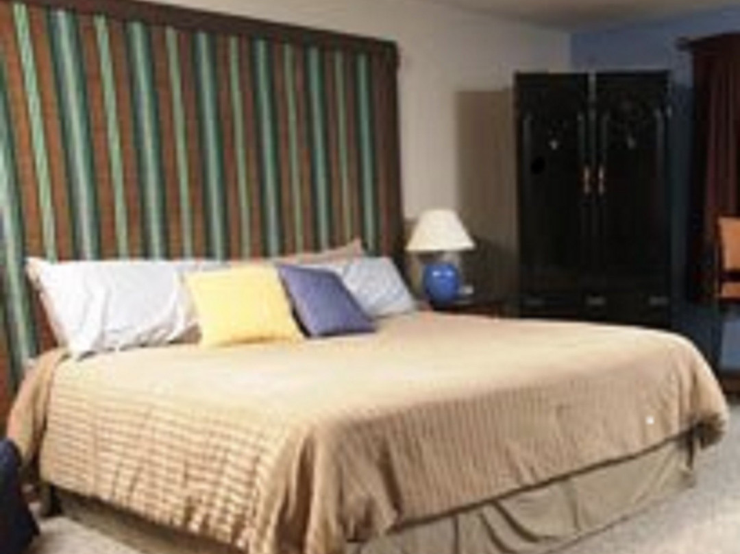 Valhalla Hillside Inn主图