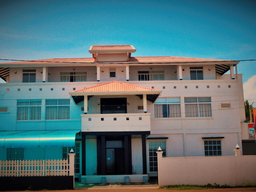 Sanras Beach Hotel