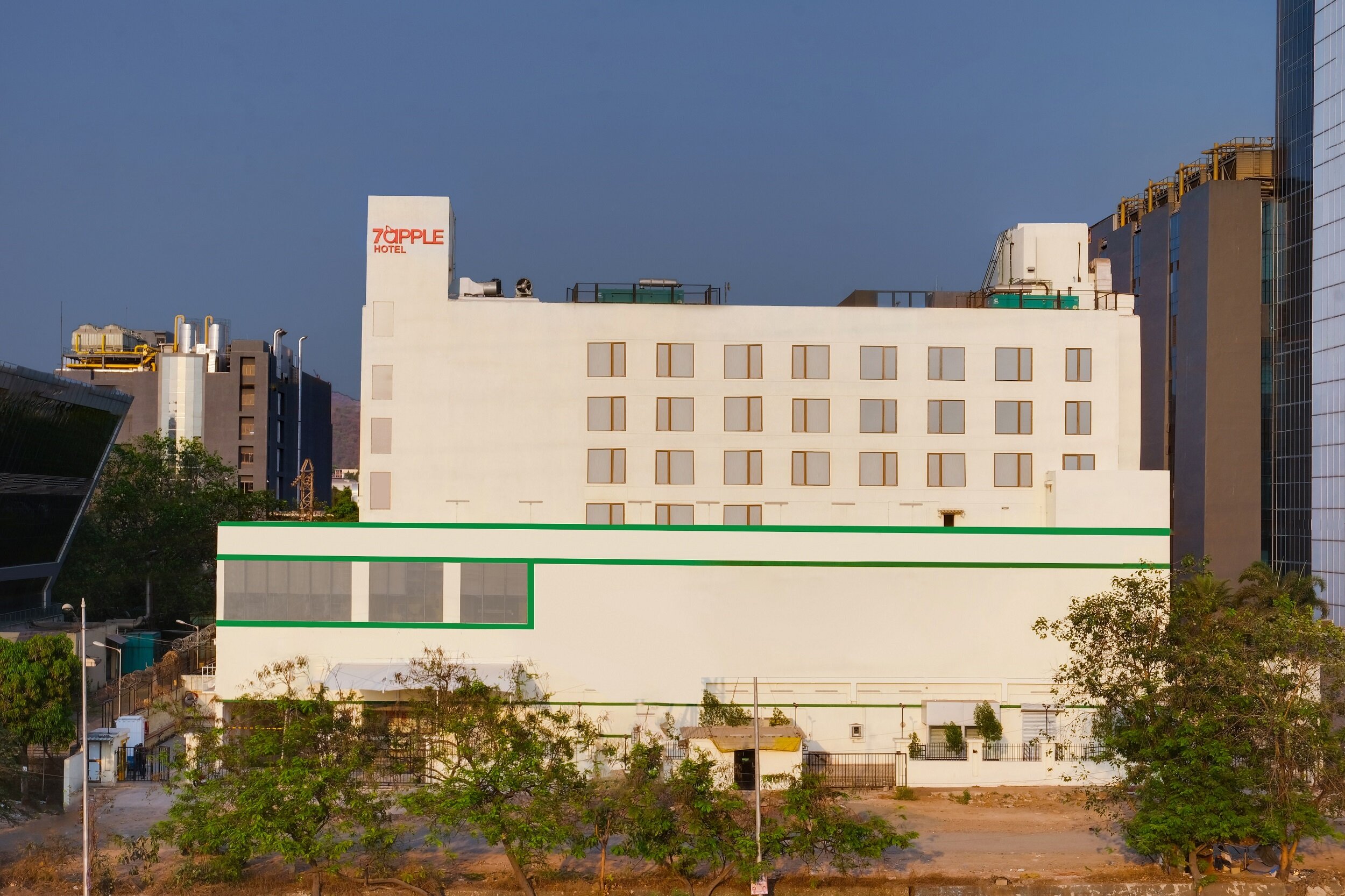 7 Apple Hotel Mahape-浴室
