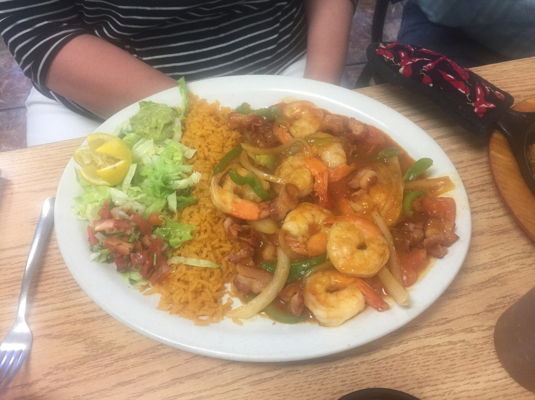 Noel餐馆和美食-Los Mariachis