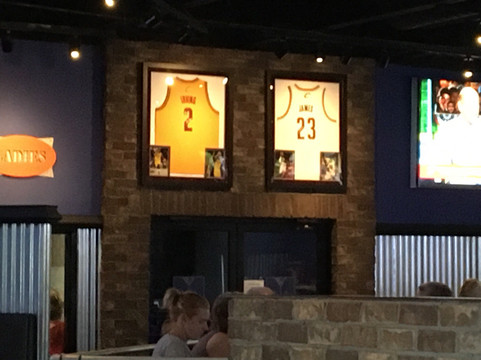 Jerzees All American Bar & Grille-坎顿必去景点