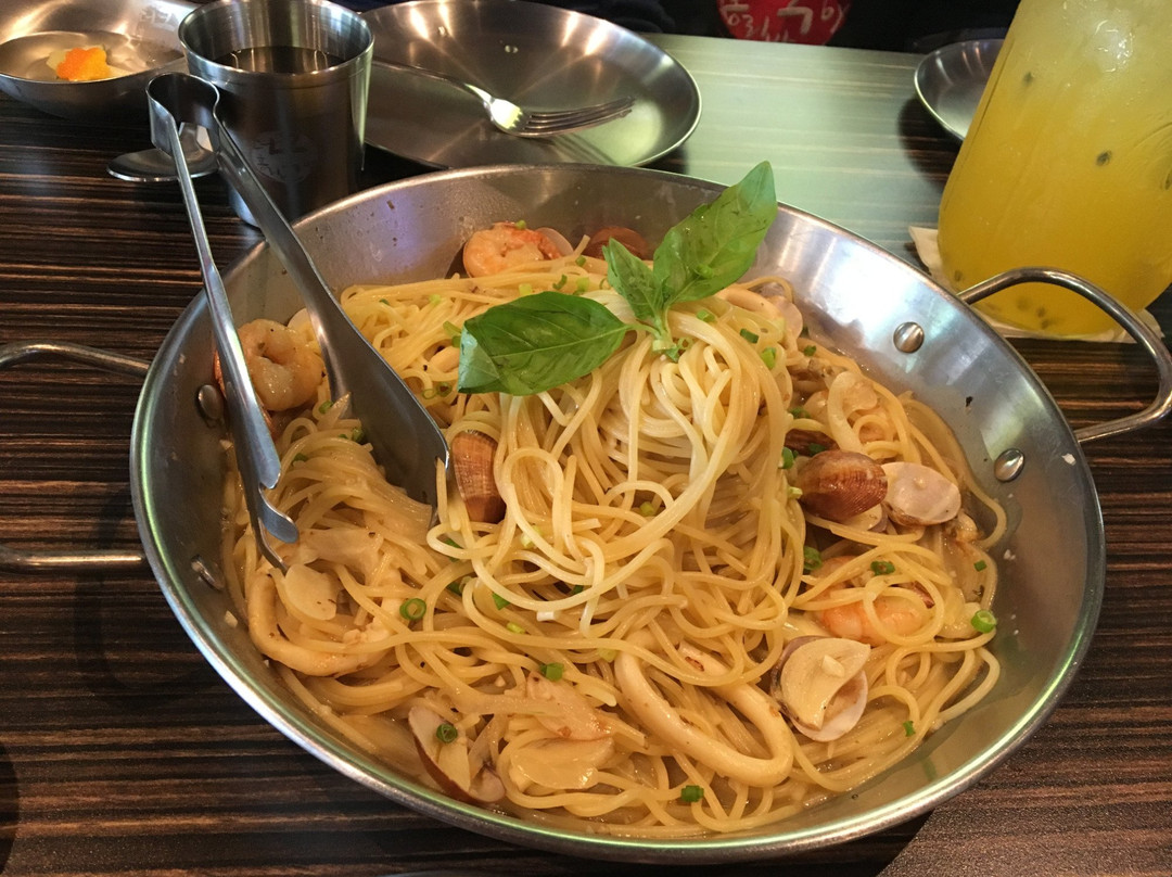 The Cook by Hongleepark