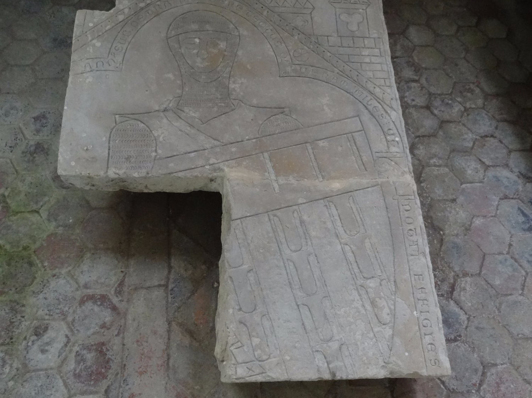 Abbaye Cistercienne de Lachalade-Lachalade必去景点