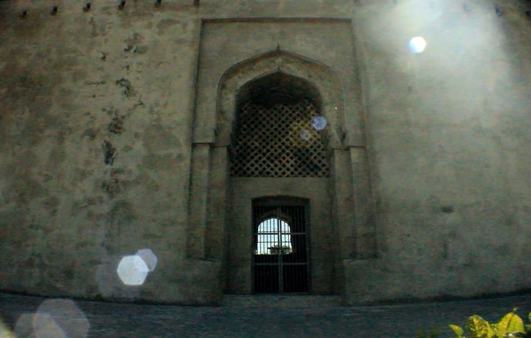 The Haft Gumbaz Tomb景点图片