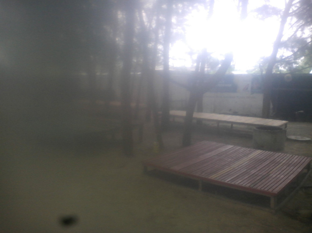 Binalatung Beach景点图片