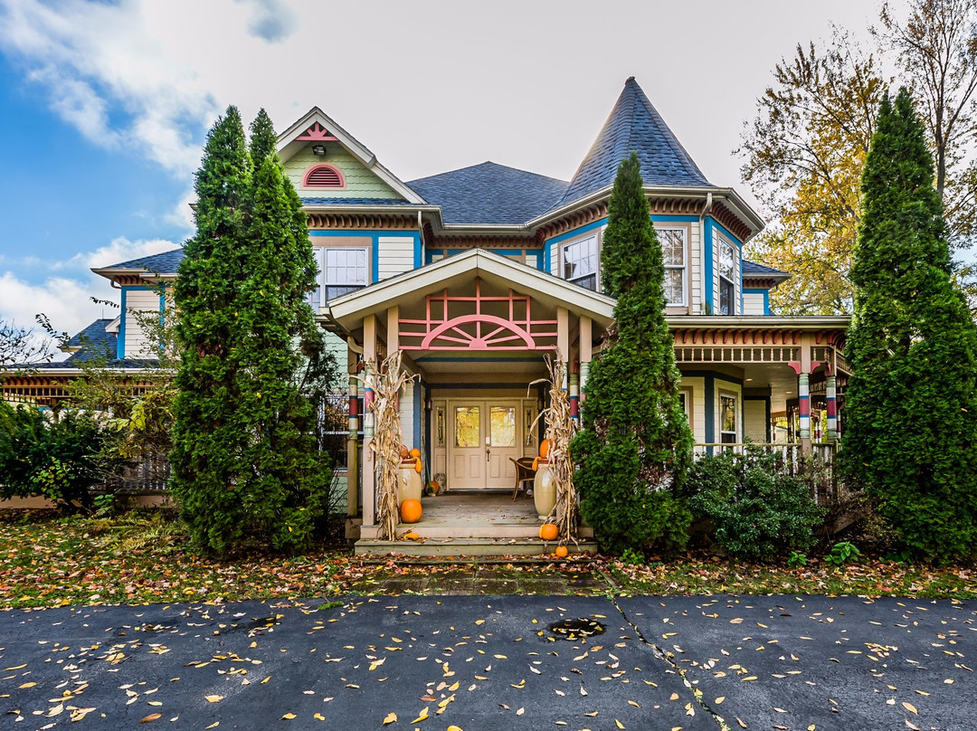 Blue Jay Manor