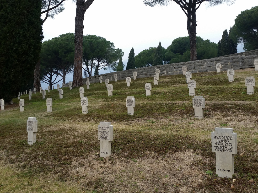 Cimitero Germanico della Seconda Guerra Mondiale景点图片