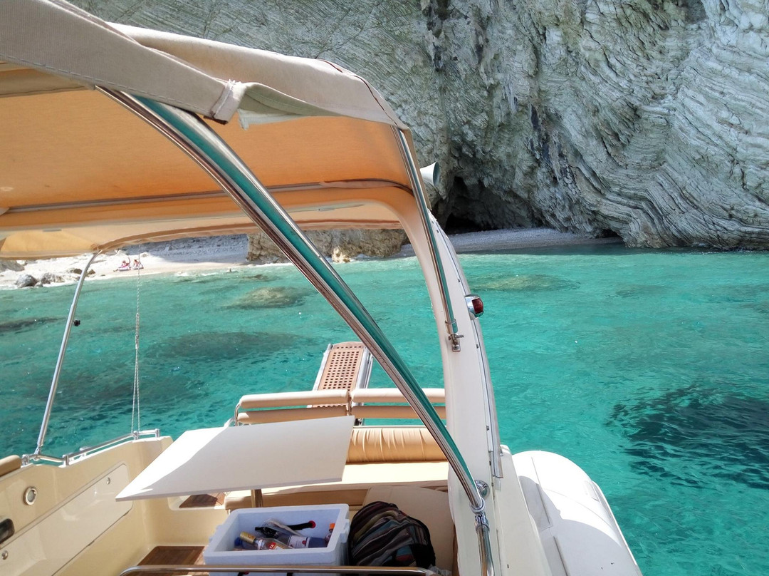 Ionian Blue Yachting-Perigiali必去景点
