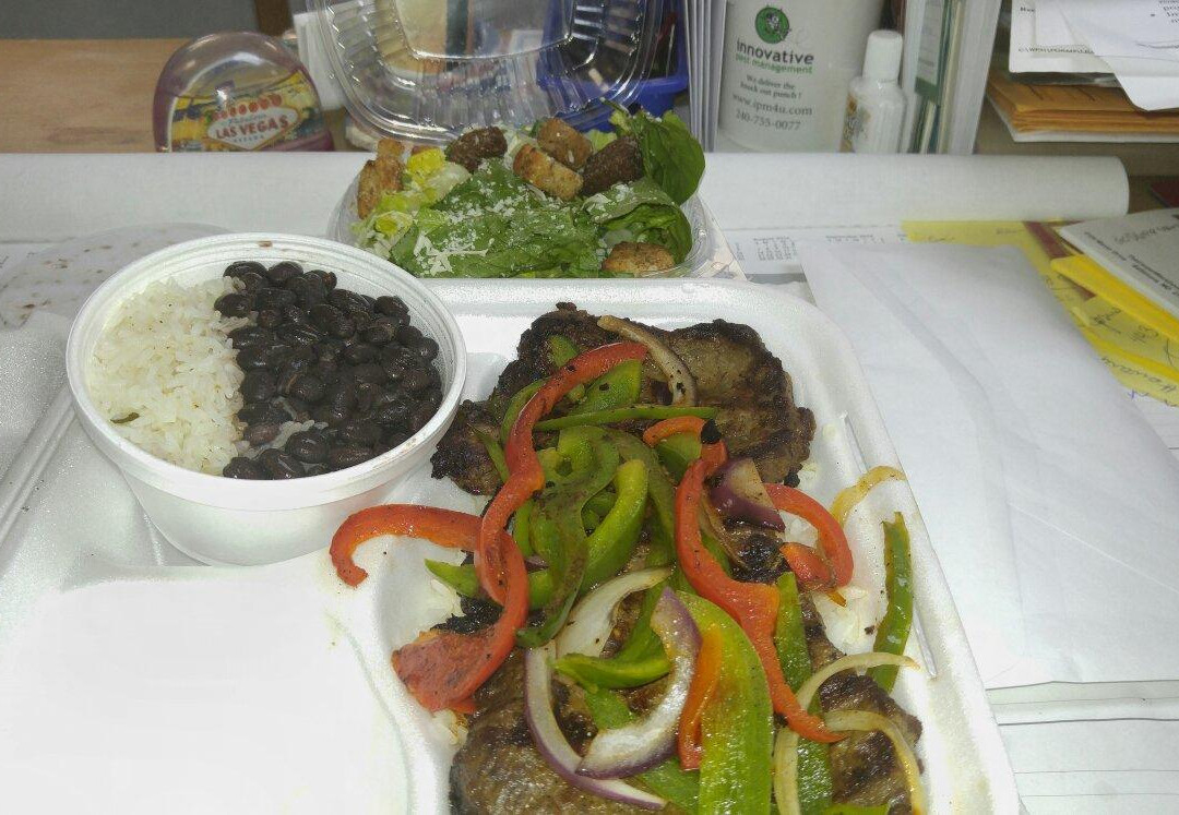 奥因斯米尔斯餐馆和美食-Miski Peruvian Charbroiled Chicken