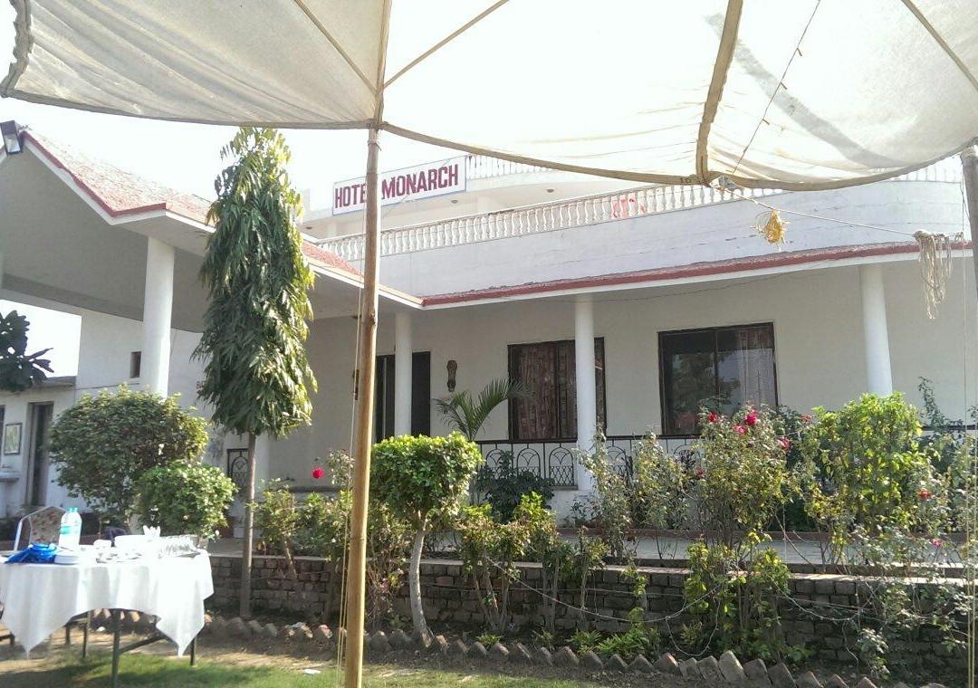 hotel Monarch bharatpur