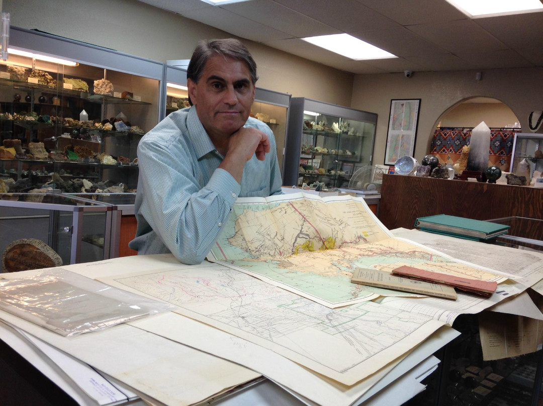 Nevada Mineral and Book Company-橘子郡必去景点