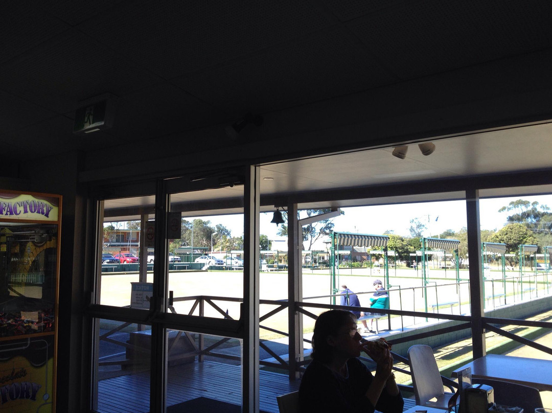 The Big Lawn Bowl-Lake Cathie必去景点