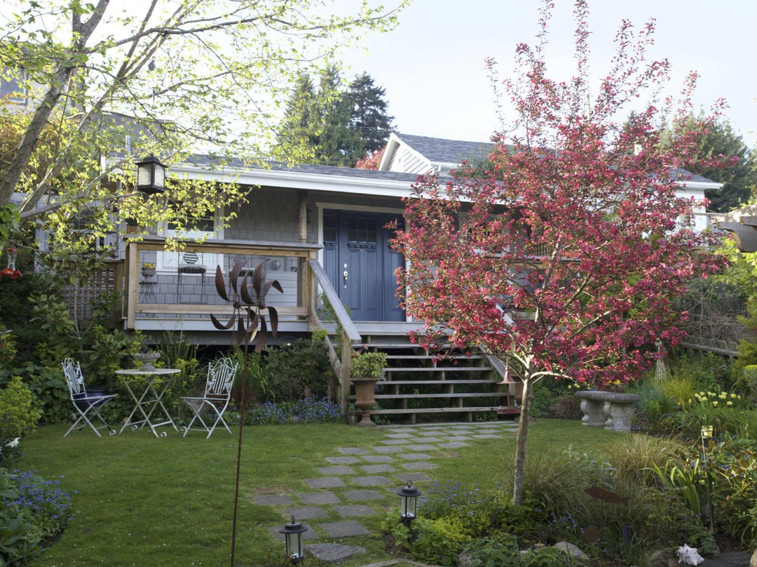 Garden Cottage B & B