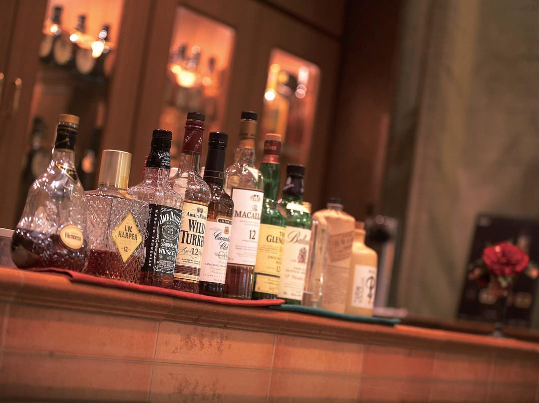 ラウンジ・バー シャルルー