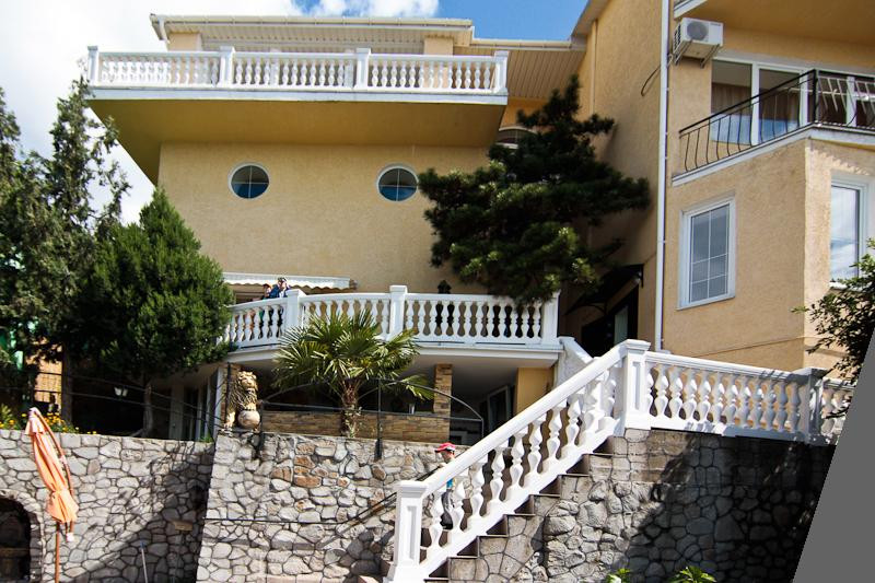 Villa Liliya