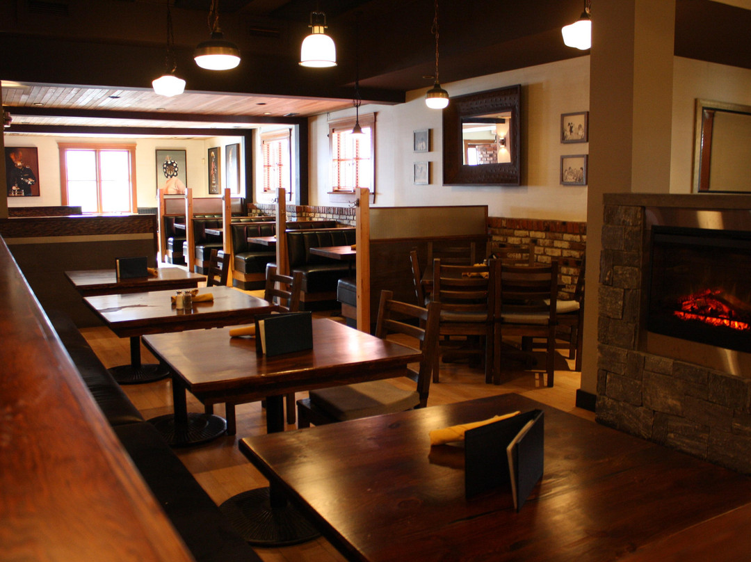 5th Street Bar and Woodfired Grill