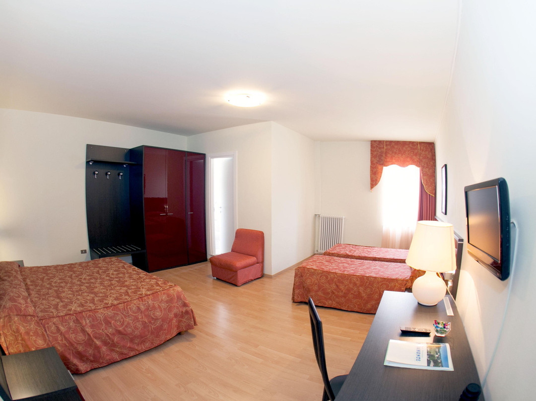 Hotel Pinamonte主图