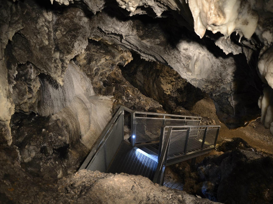 Bergeggi旅游景点-Grotta della Galleria del Treno