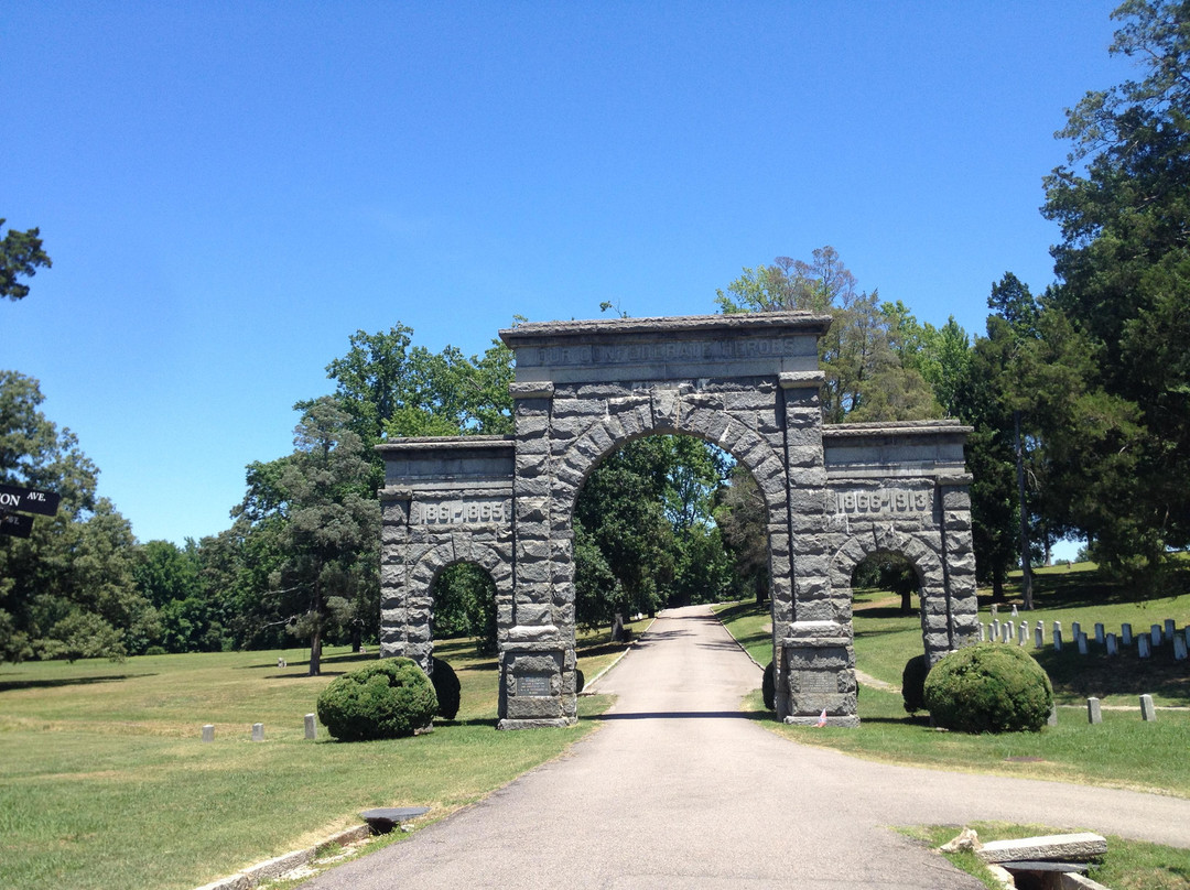 Blandford Church and Cemetery景点图片