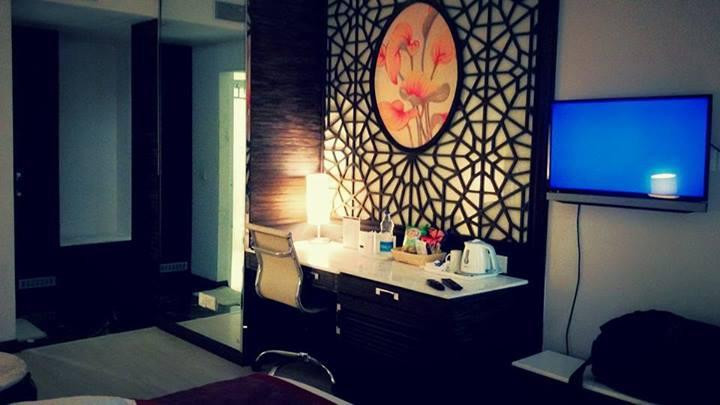 The First Hotel主图