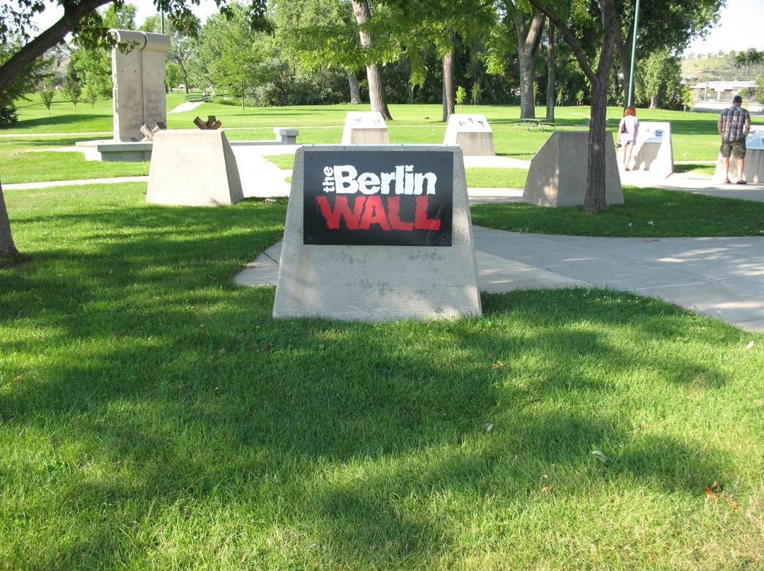Berlin Wall Exhibit-拉皮德城必去景点