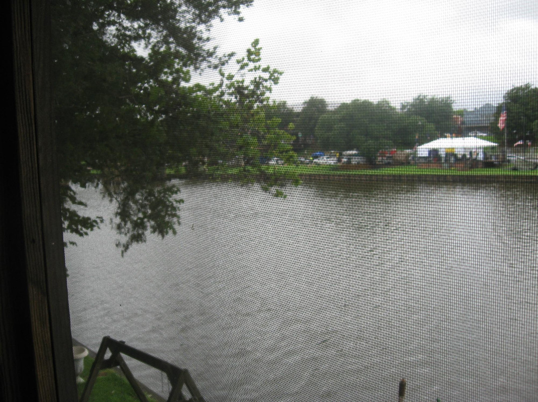 Log Cabin Guest House主图