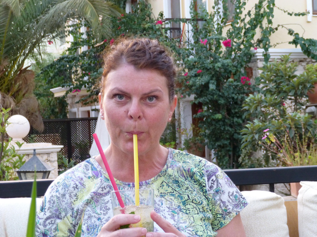 Deniz Cocktail Bar-卡尔坎必去景点