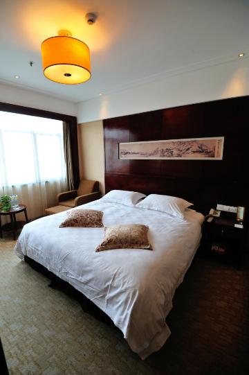 杭州华玺大酒店（银泰百货临平店)-客卧