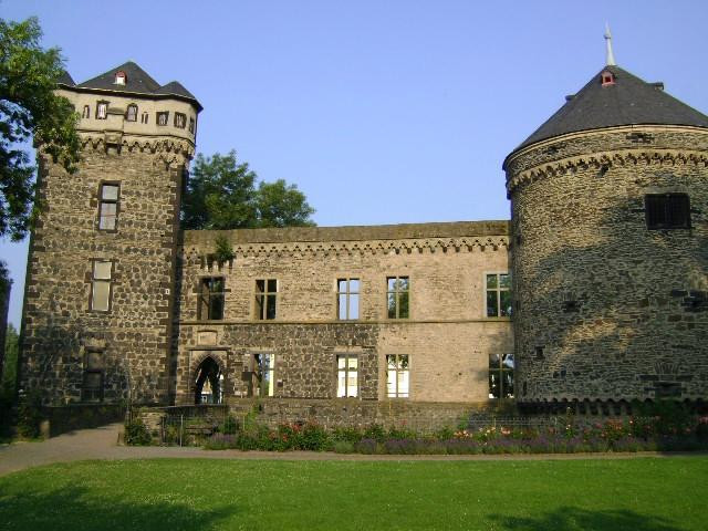 City Wall and Fortifications Andernach景点图片
