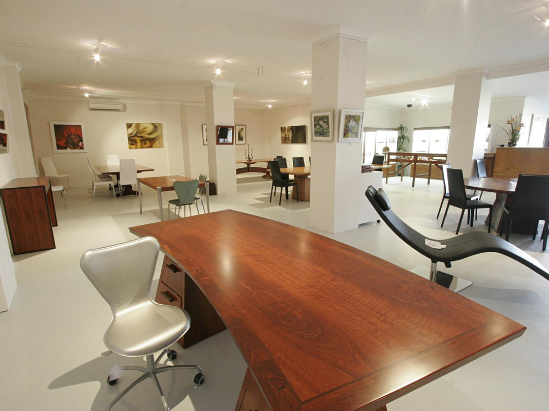 John Streater Fine Furniture Gallery-雅林角必去景点