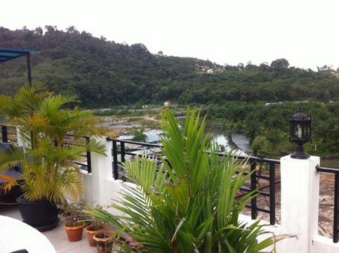 芭东穆斯酒店主图