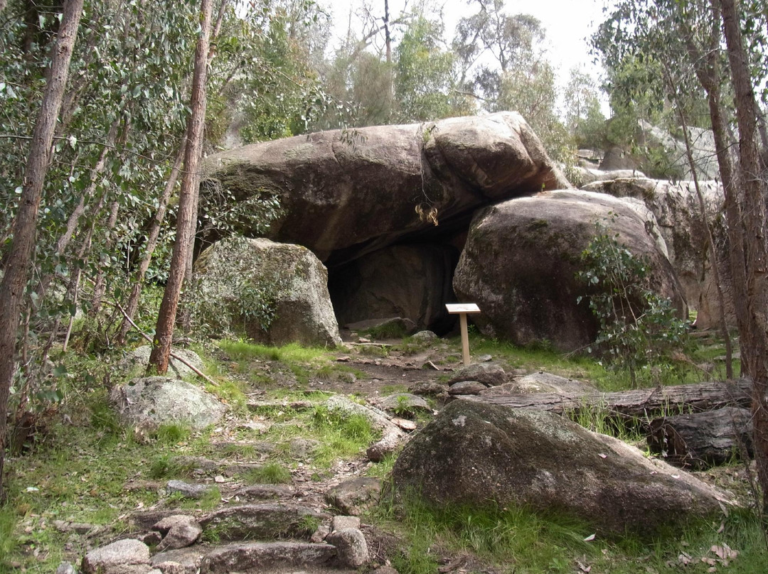 Yeddonba Aboriginal Art Site景点图片