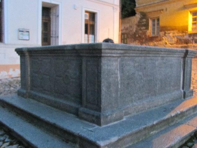 Fountain on Market Square-塔博尔必去景点