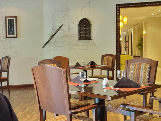 法拉吉酒店主图