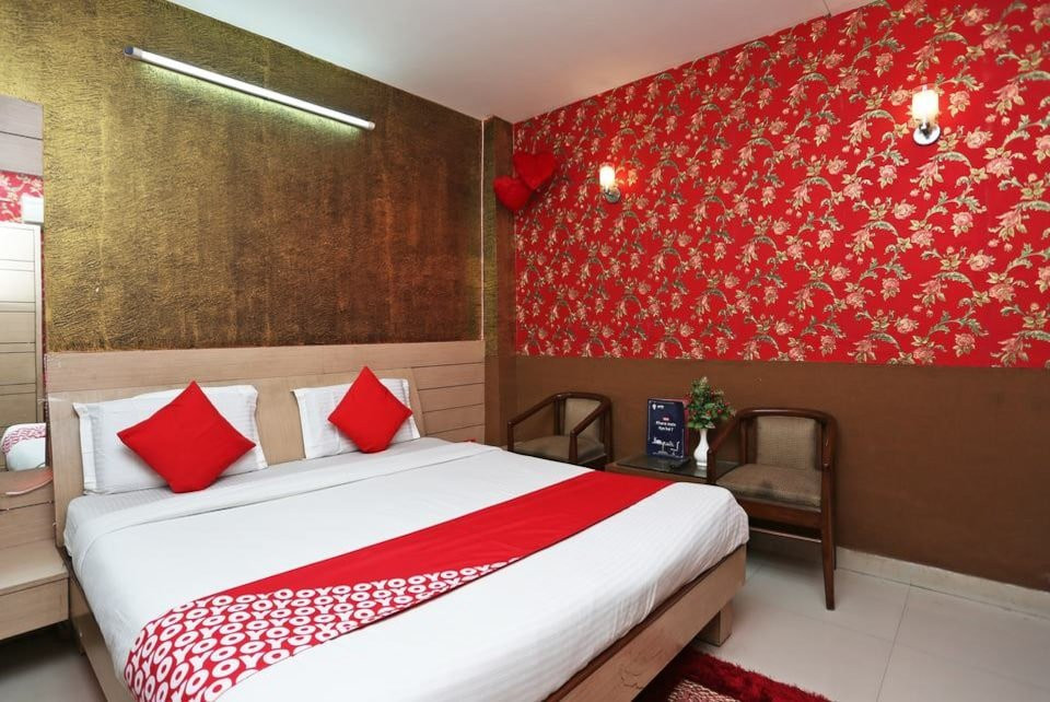 OYO Hotel Paras主图