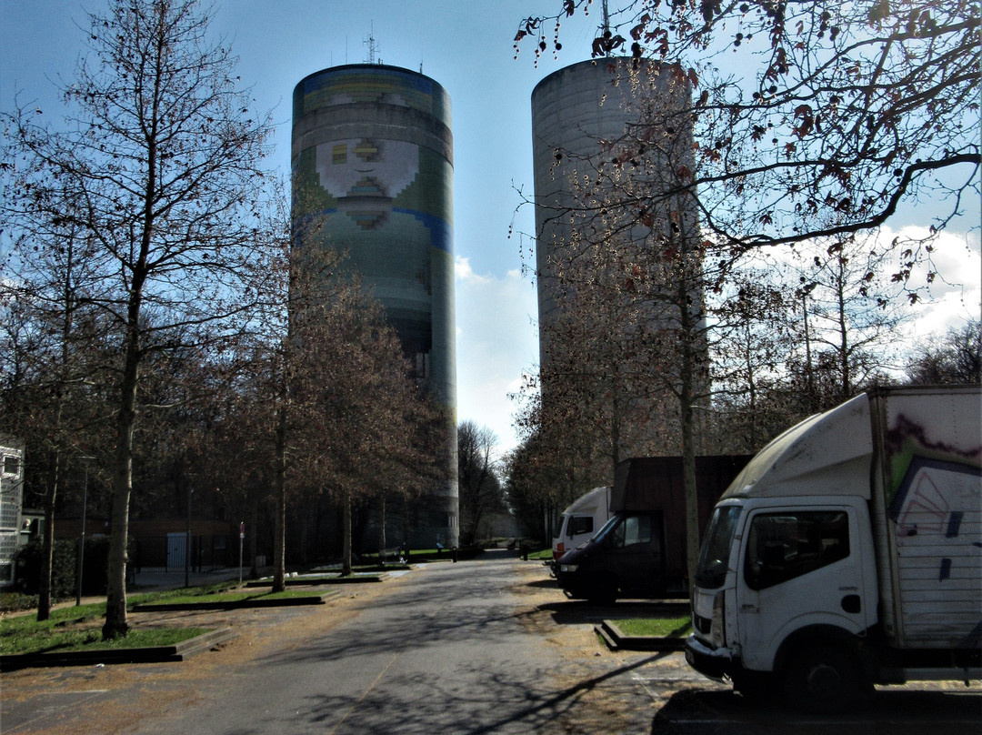 Les Chateaux D’Eau Des Totems Maurice Garnier
