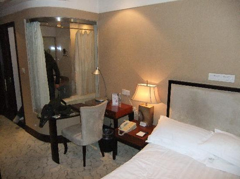 桔子酒店(上海外滩外白渡桥店)主图