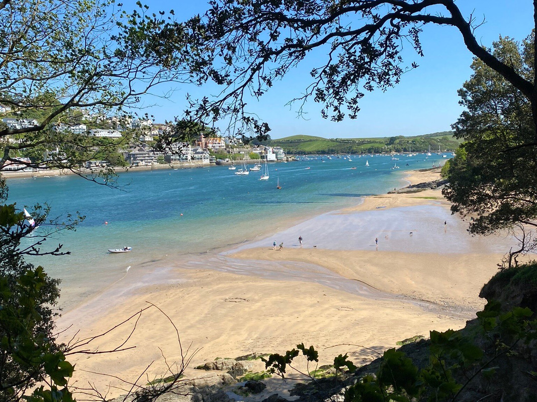 Salcombe to Gara Rock Walk景点图片