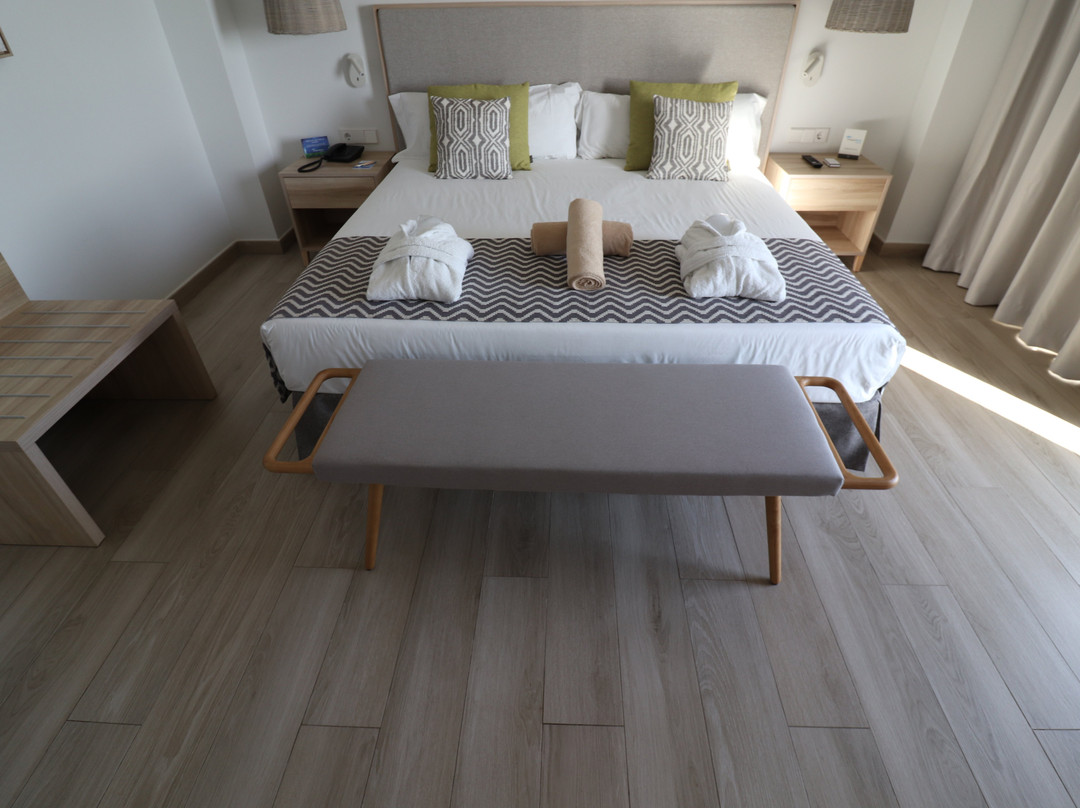 Cabogata Beach Hotel主图