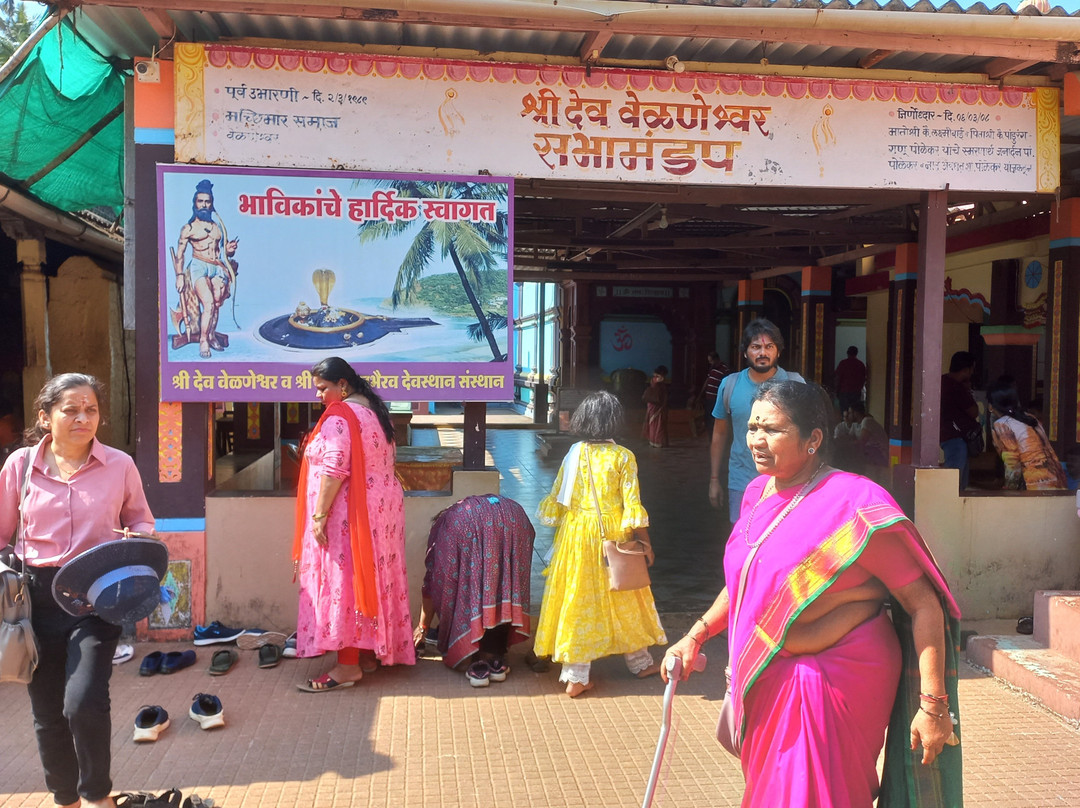 Velneshwar Shiva Temple景点图片