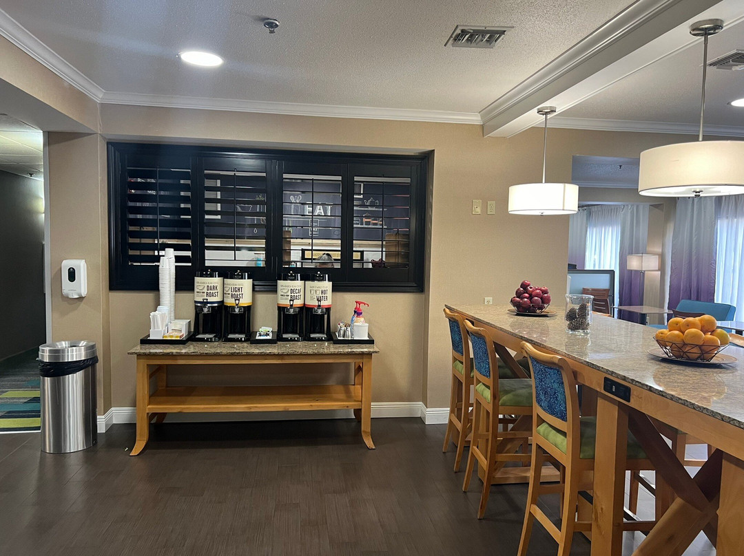 Hampton Inn Covington主图