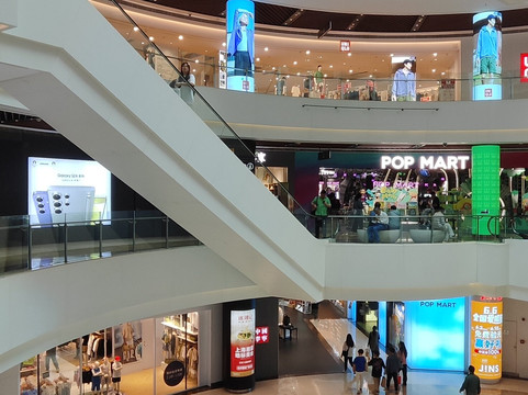 宏伊国际广场-上海市必去景点