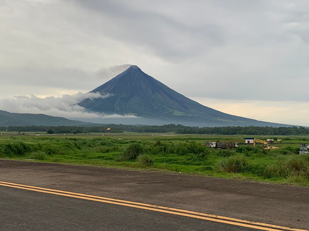 马荣火山-雷加斯皮必去景点