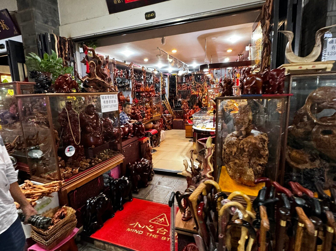 昆明白龙花鸟市场-昆明市必去景点