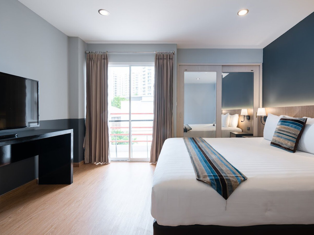 曼谷埃切克沙同酒店主图